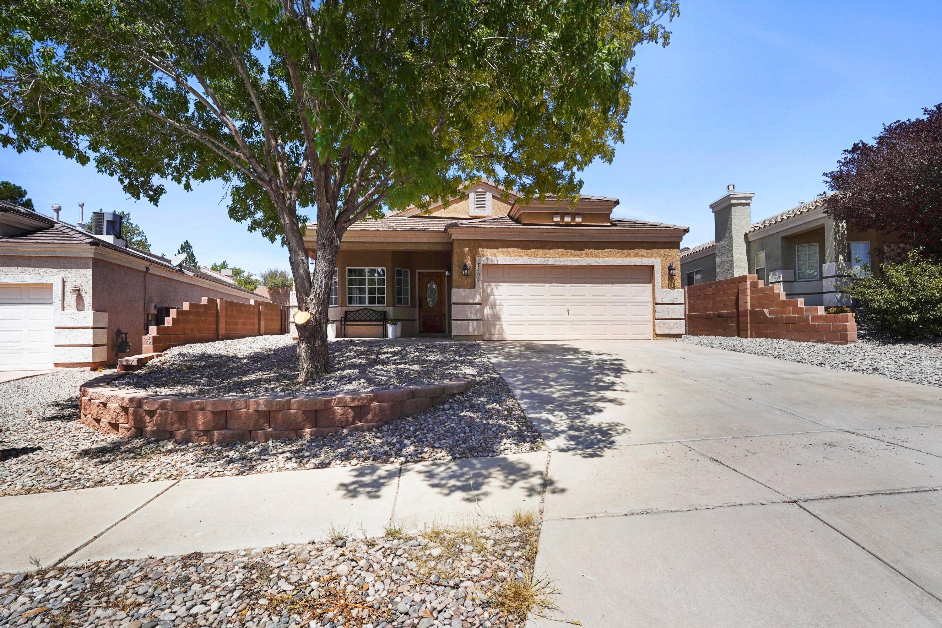 5405 CABALLO Court NE - Main Image