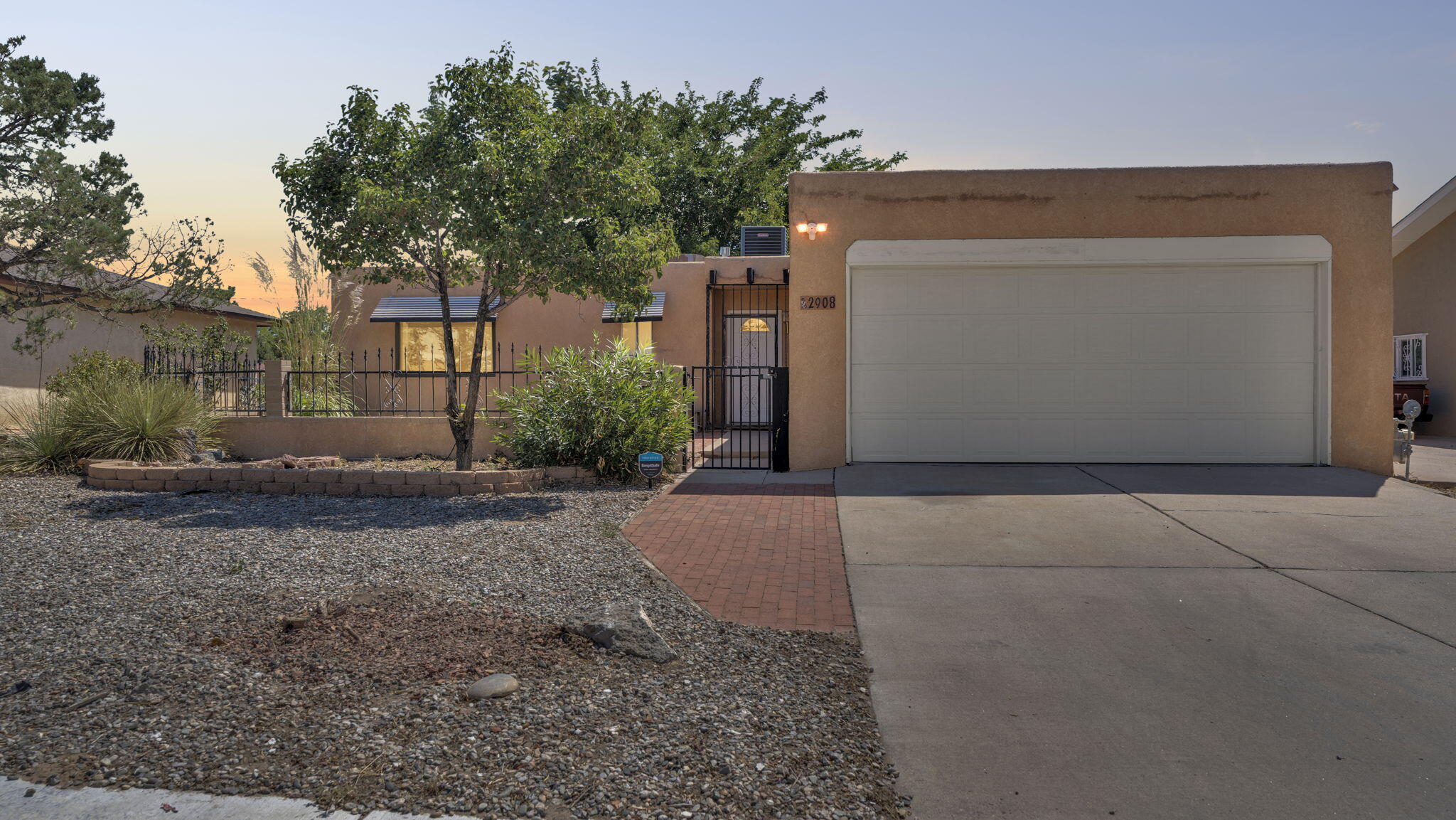 2908 ALAMOGORDO Drive NW - Main Image