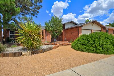 8329 CHERRY HILLS Road NE, Albuquerque