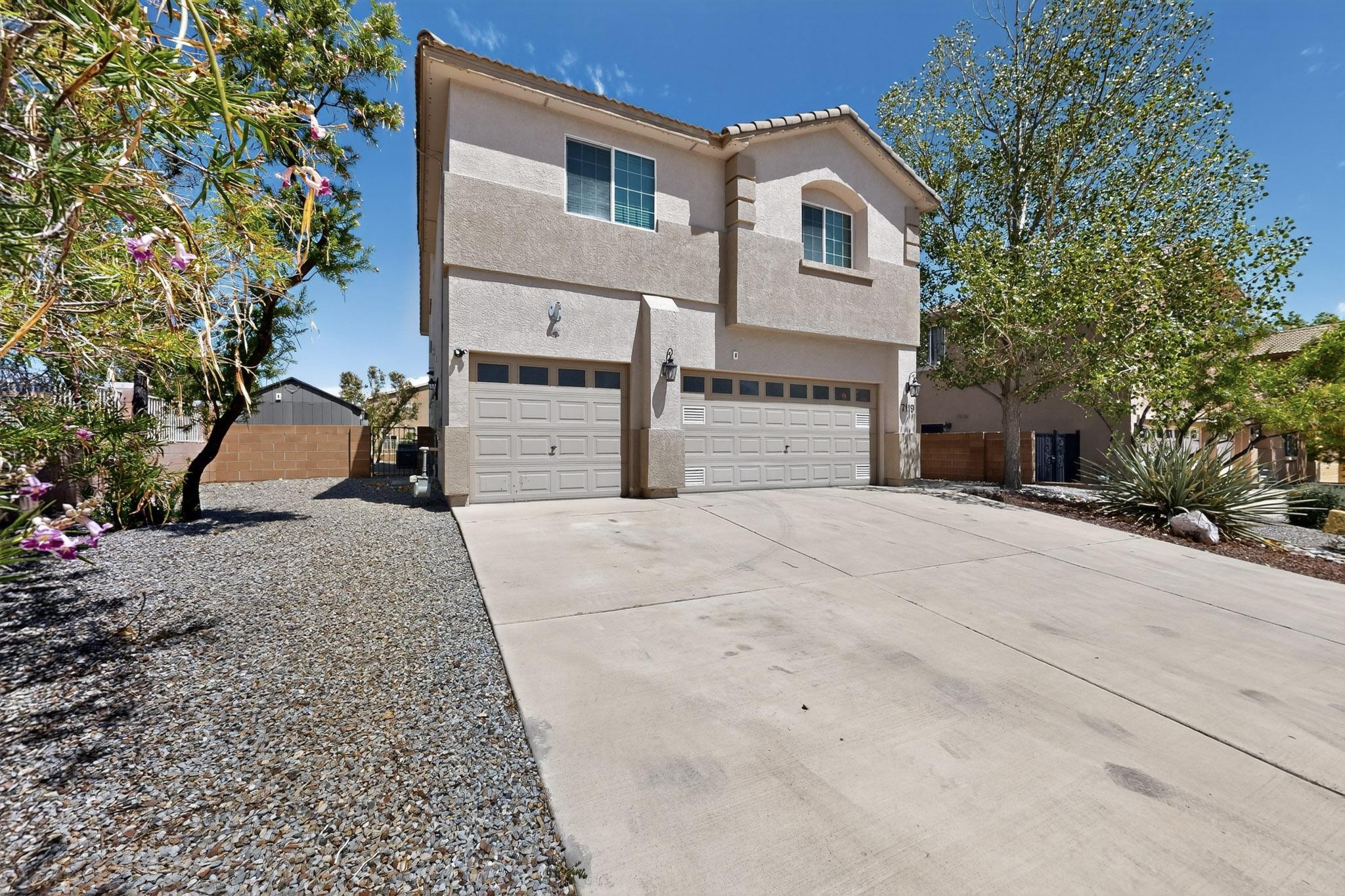 7119 ALAMILLO Road NW - Main Image