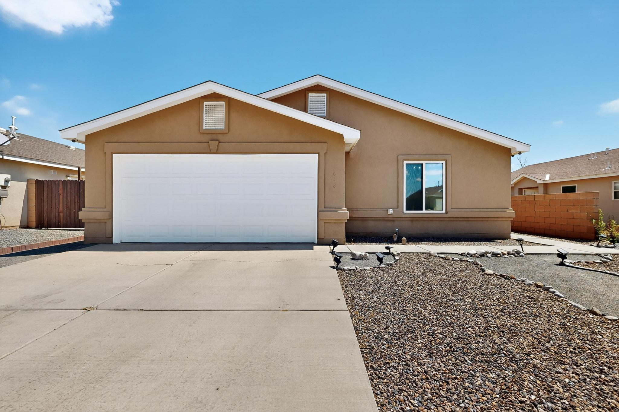 658 REDWOOD Street SW - Main Image