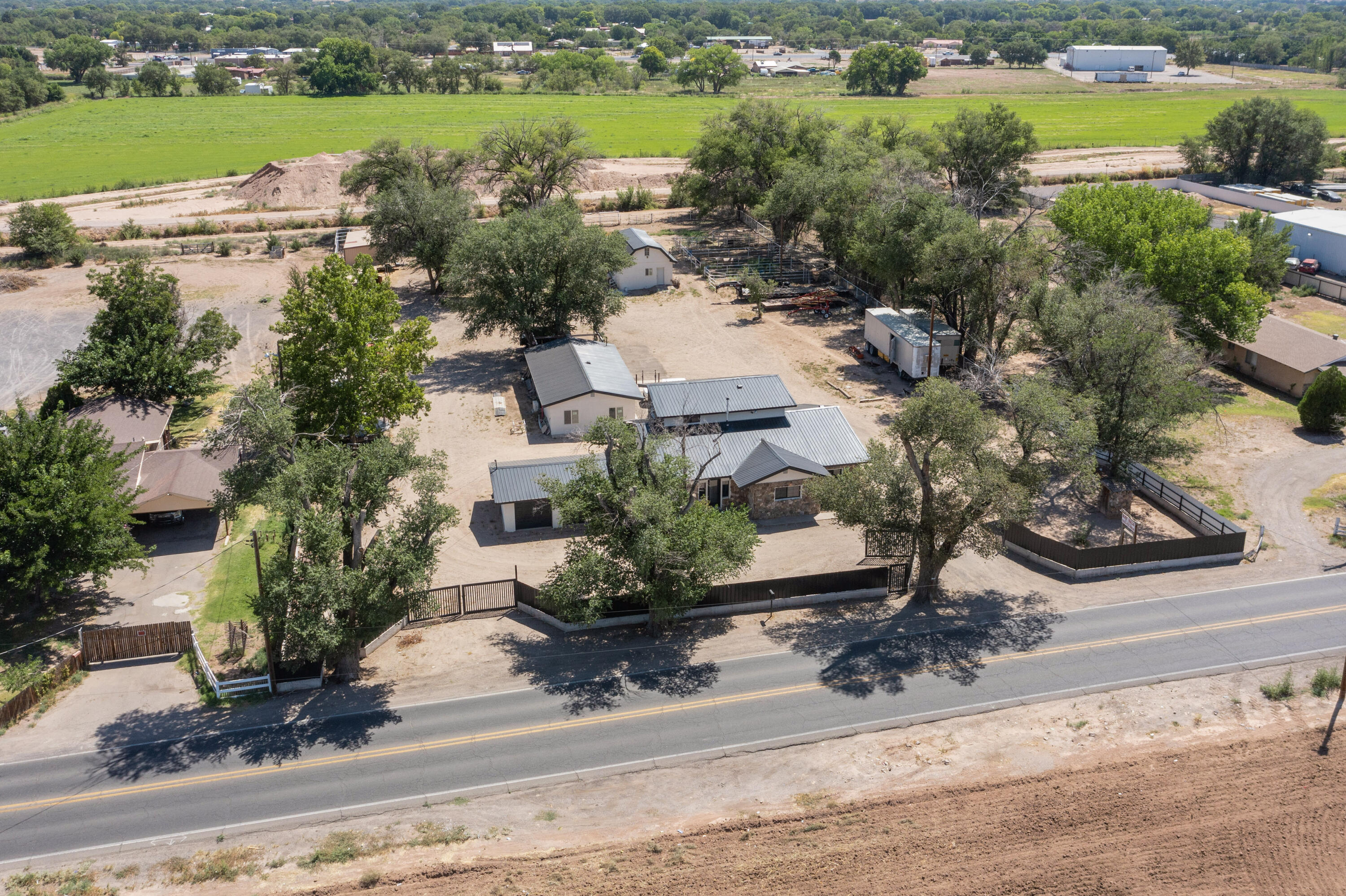 11 El Cerro Road - Main Image