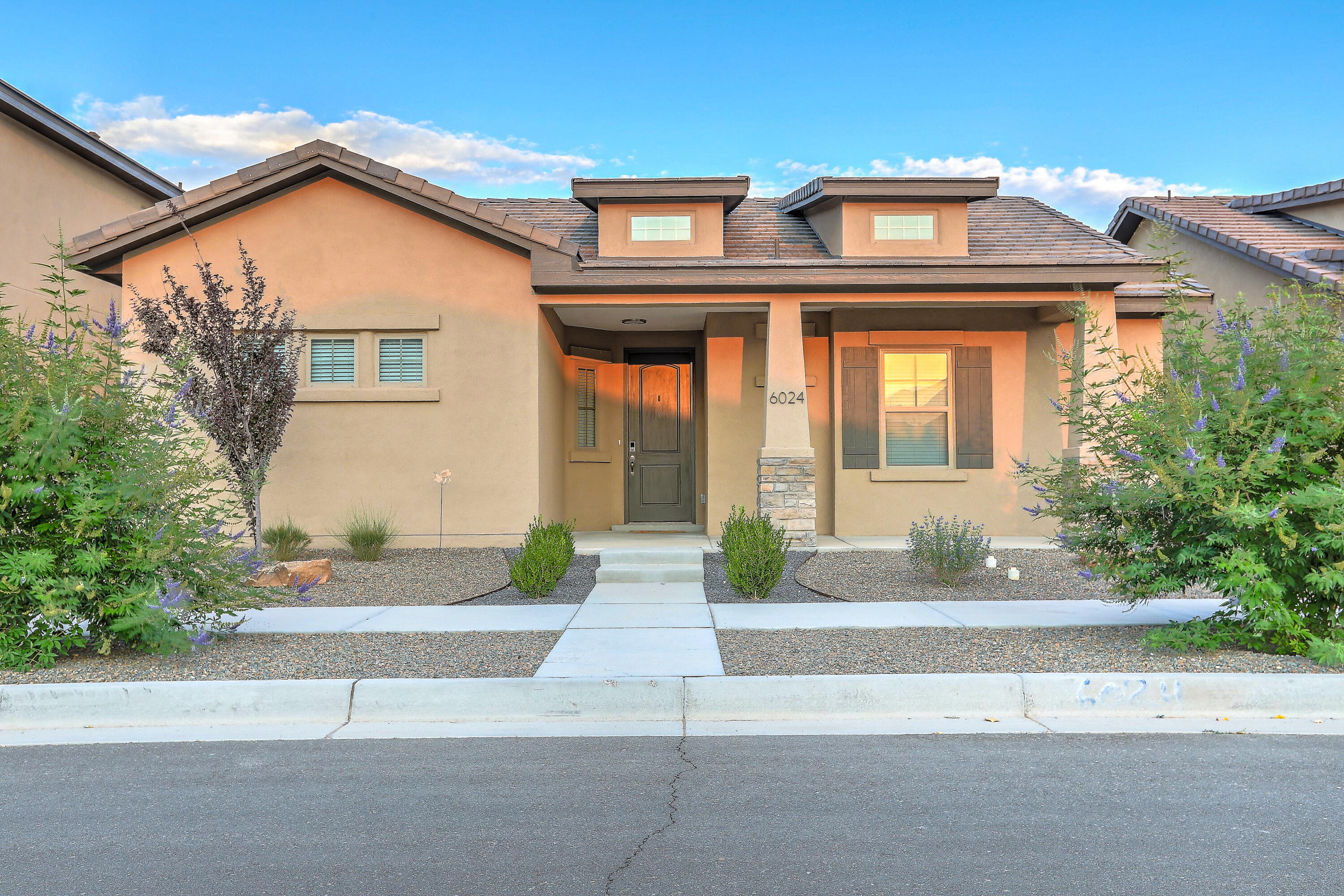 6024 NAUMAN Drive SE - Main Image