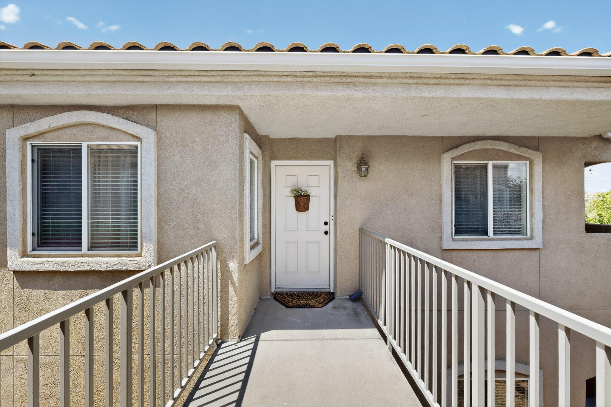 6800 VISTA DEL NORTE Road NE 324 - Main Image