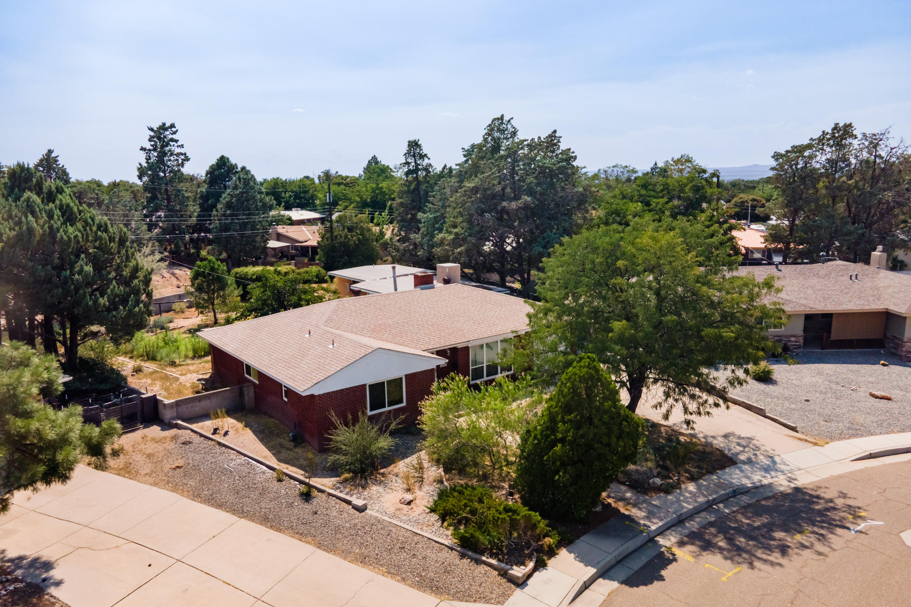 6912 EDWINA Avenue NE - Main Image
