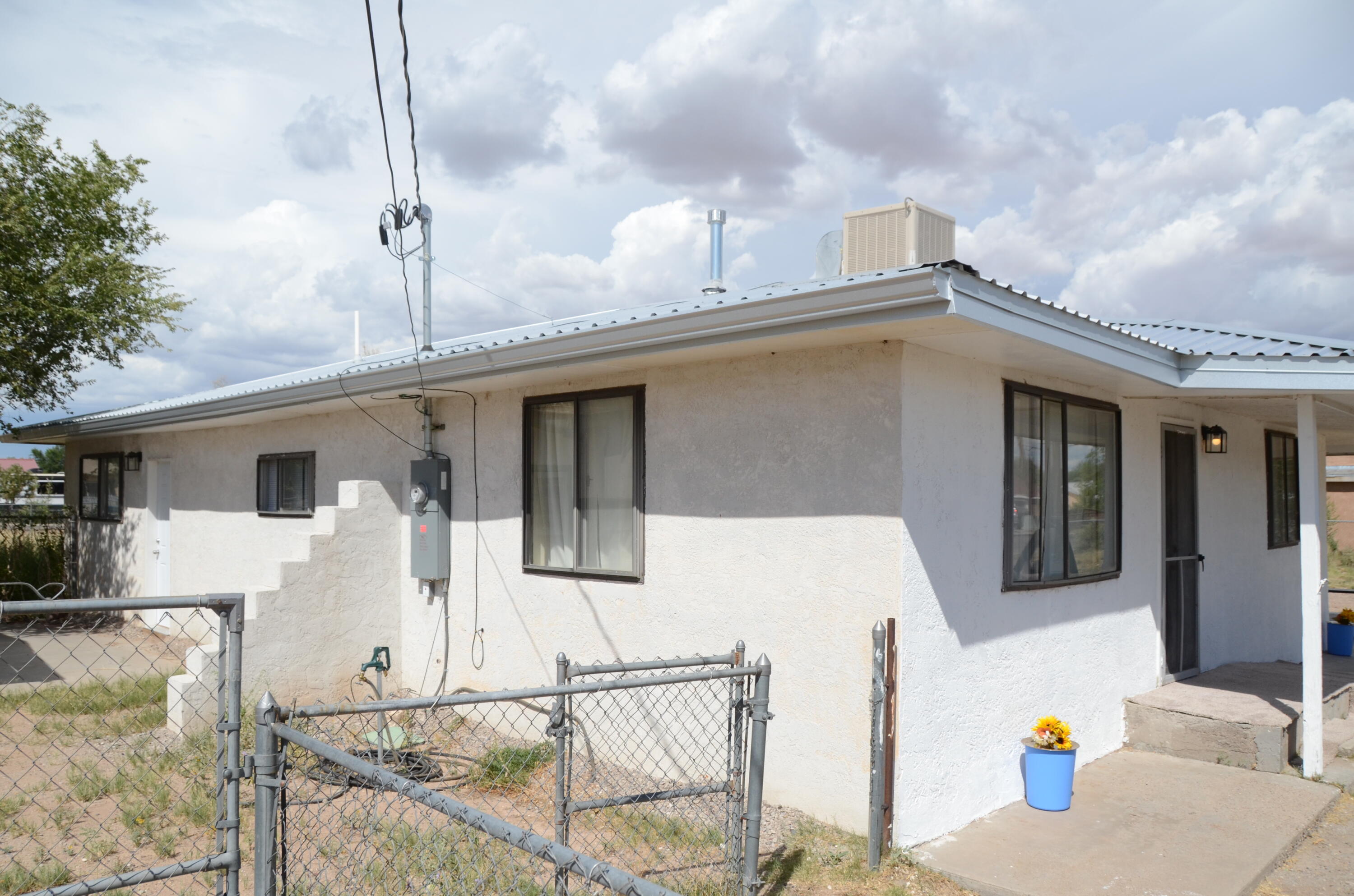 1014 W PICARD Avenue - Main Image