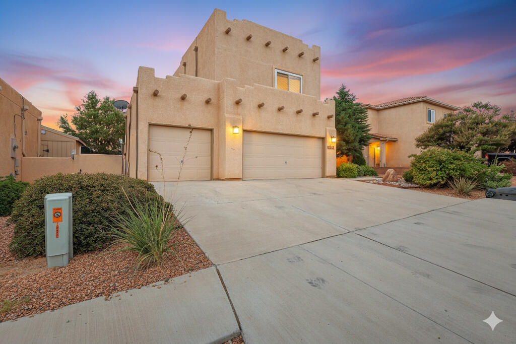 10004 RIO CANON Avenue SW - Main Image