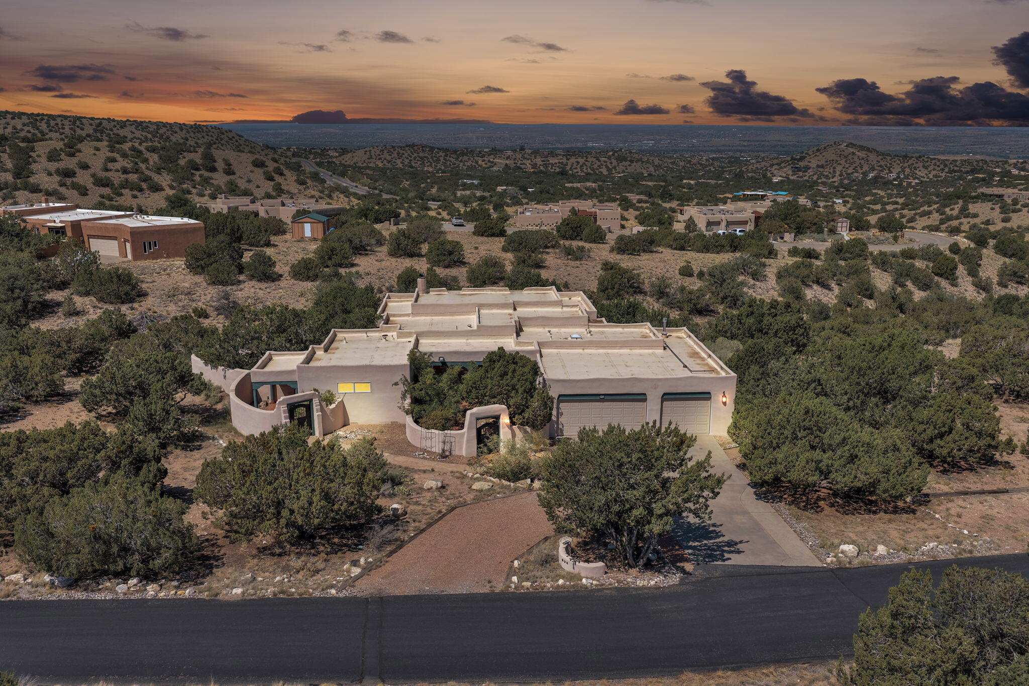 20 PUESTA DEL SOL - Main Image
