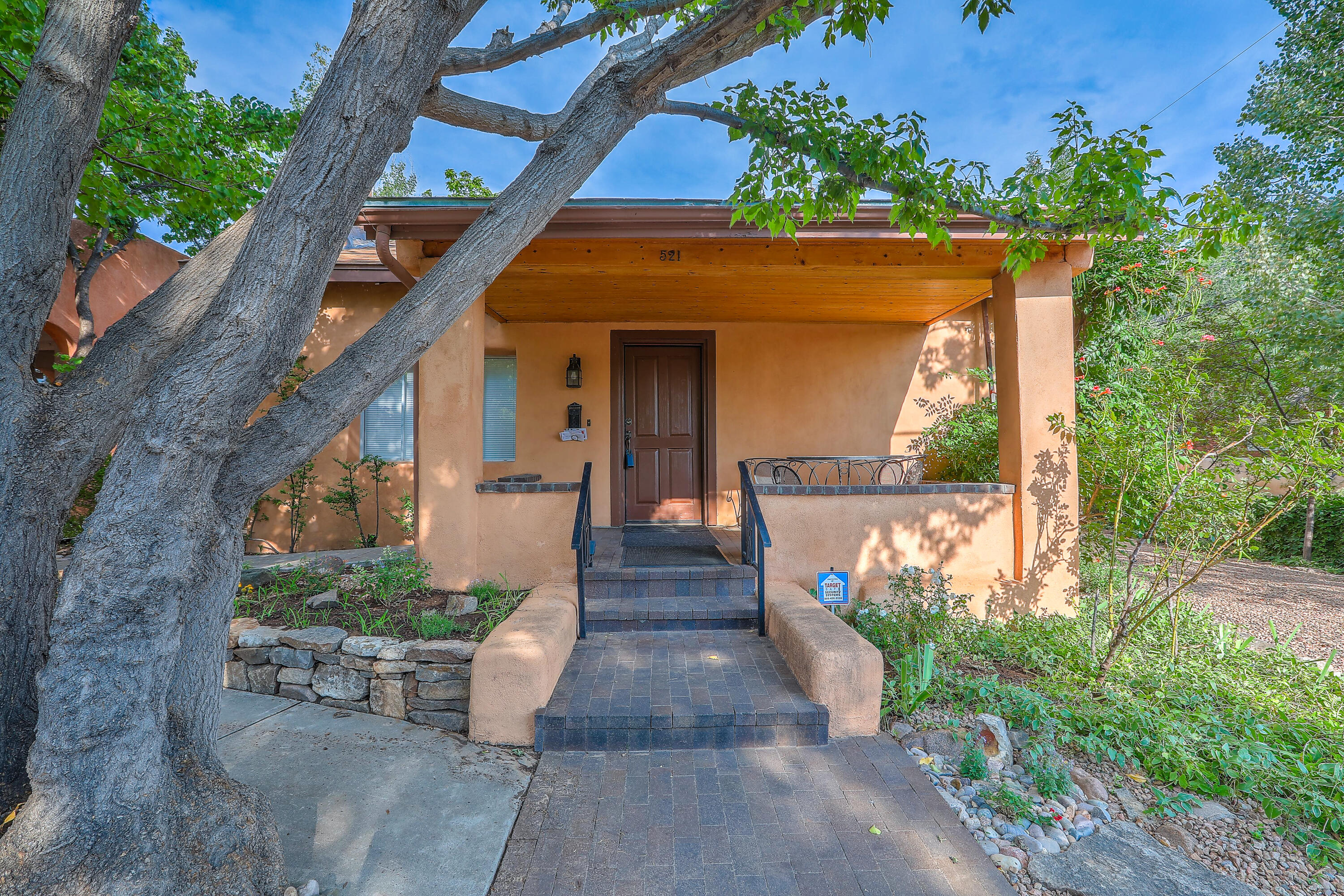 521 WEBBER Street - Main Image