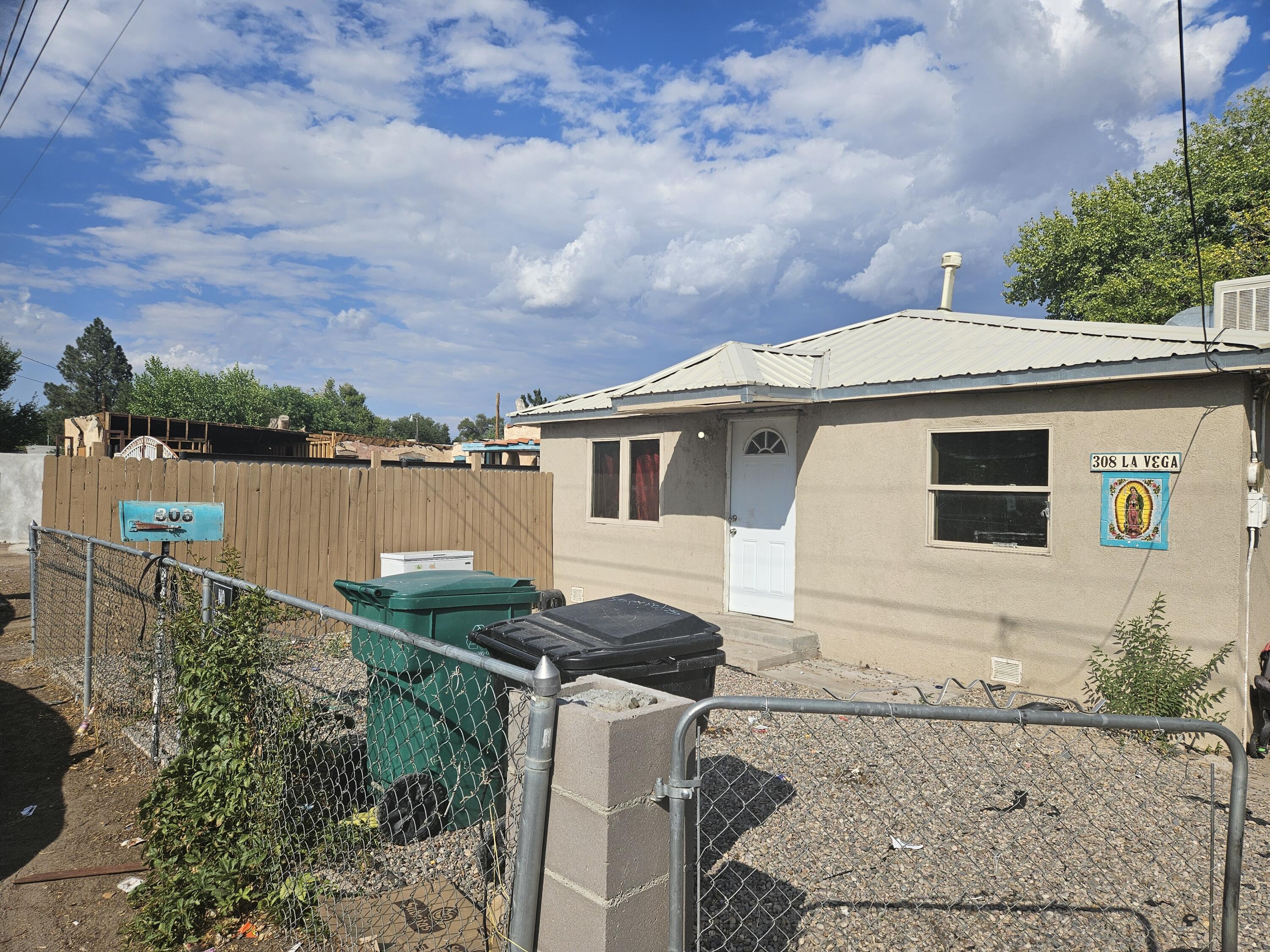 308 LA VEGA Drive SW - Main Image
