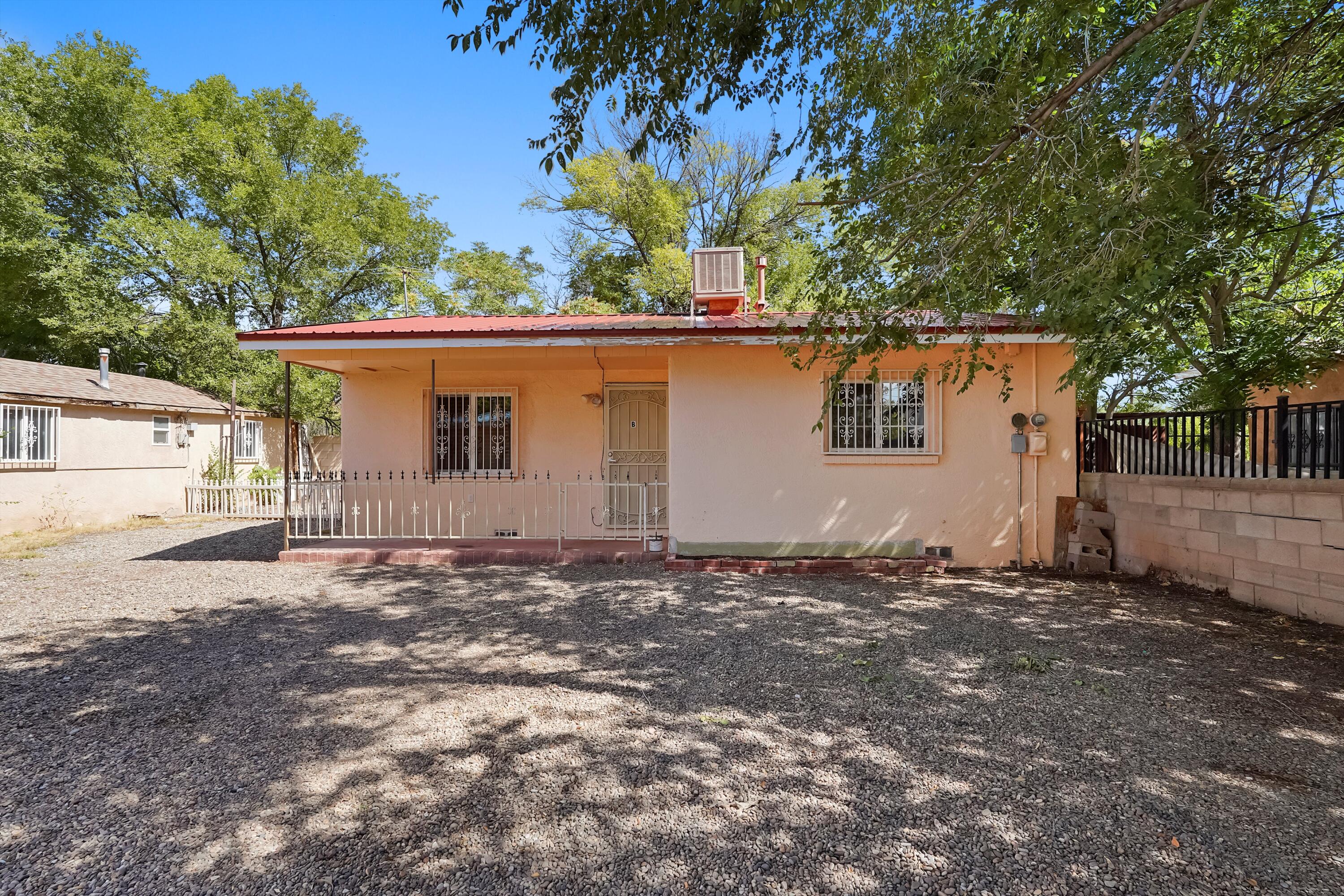 1347 YOUNG Avenue SW - Main Image