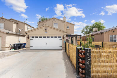 1926 TIERRA DE LA LUNA Drive SW, Albuquerque