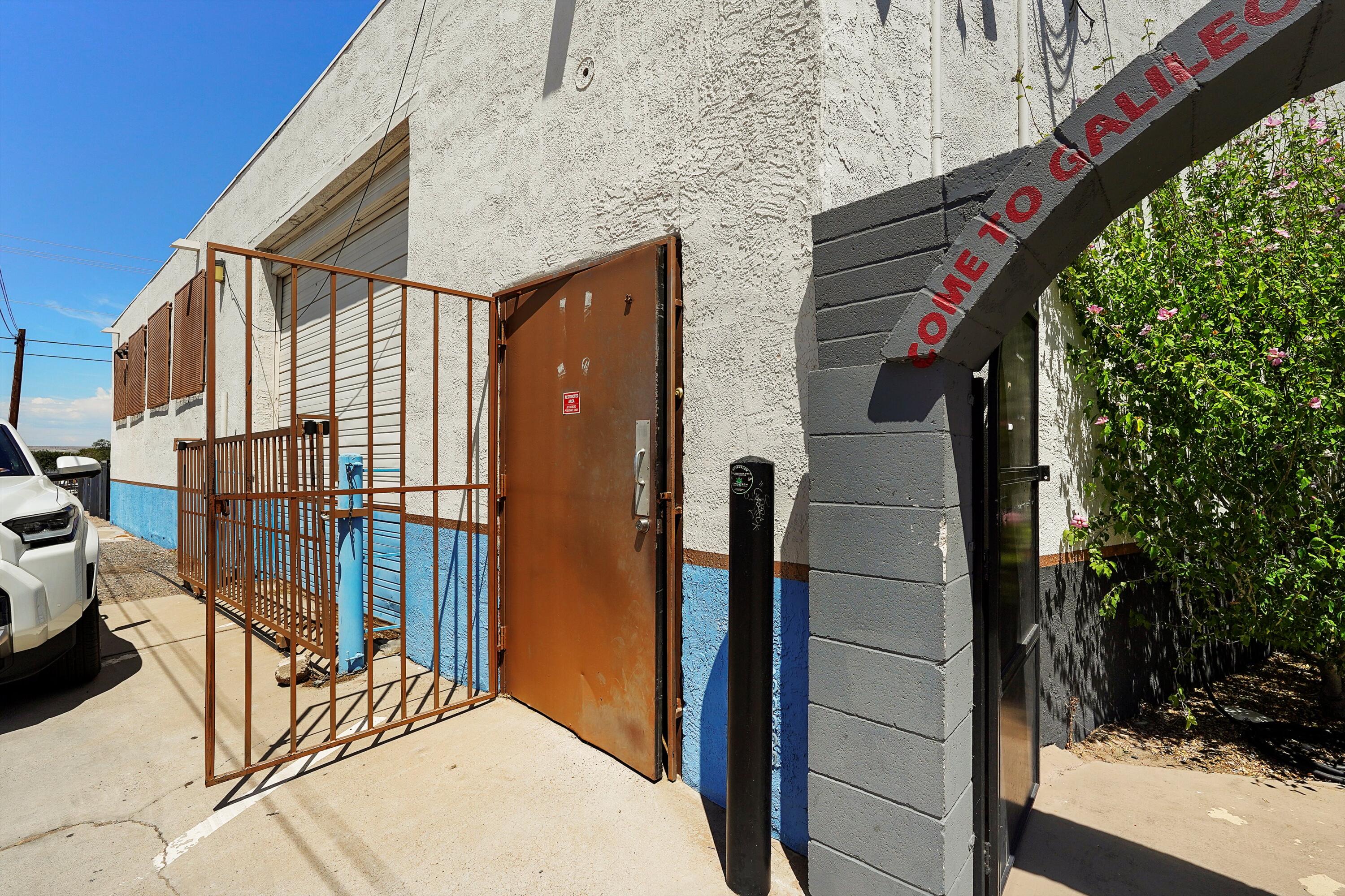 637 BROADWAY Boulevard SE B - Main Image