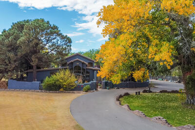 7017 Rio Grande Boulevard NW, Los Ranchos