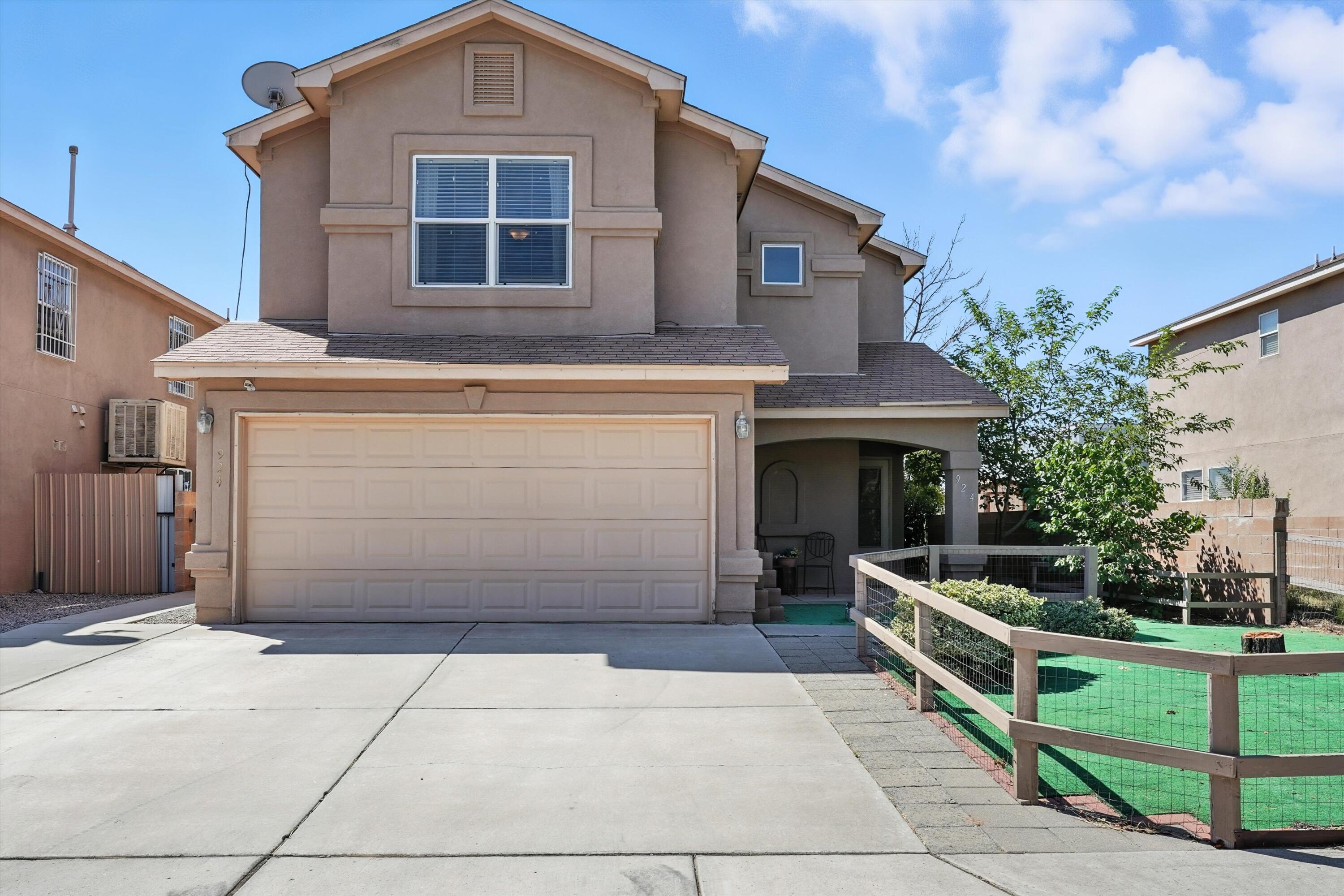 924 Telstar Loop NW - Main Image