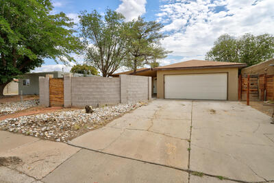 2420 CAGUA Drive NE, Albuquerque