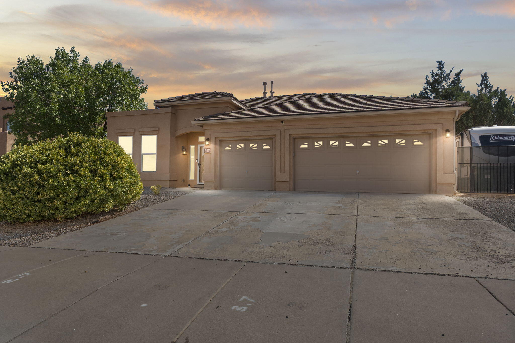 4976 NIGHT HAWK Drive NE - Main Image