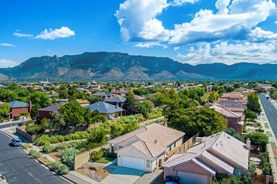 7136 TOULON Drive NE, Albuquerque