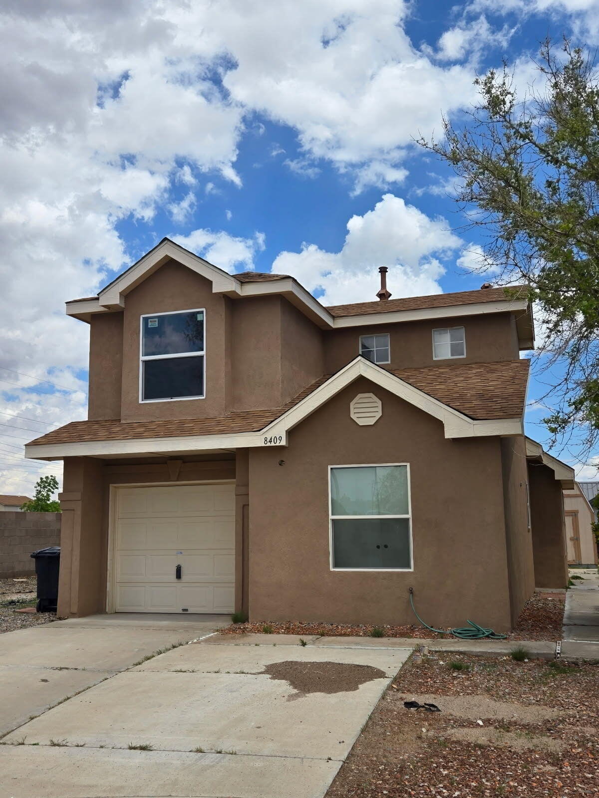 8409 GLYNVIEW Court NW - Main Image