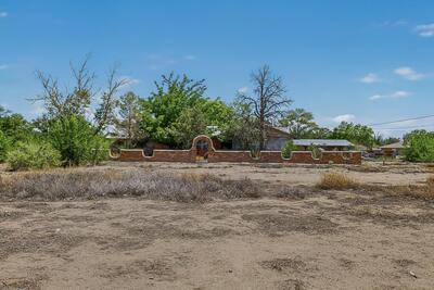 1604 JUAN PEREA Road, Los Lunas 