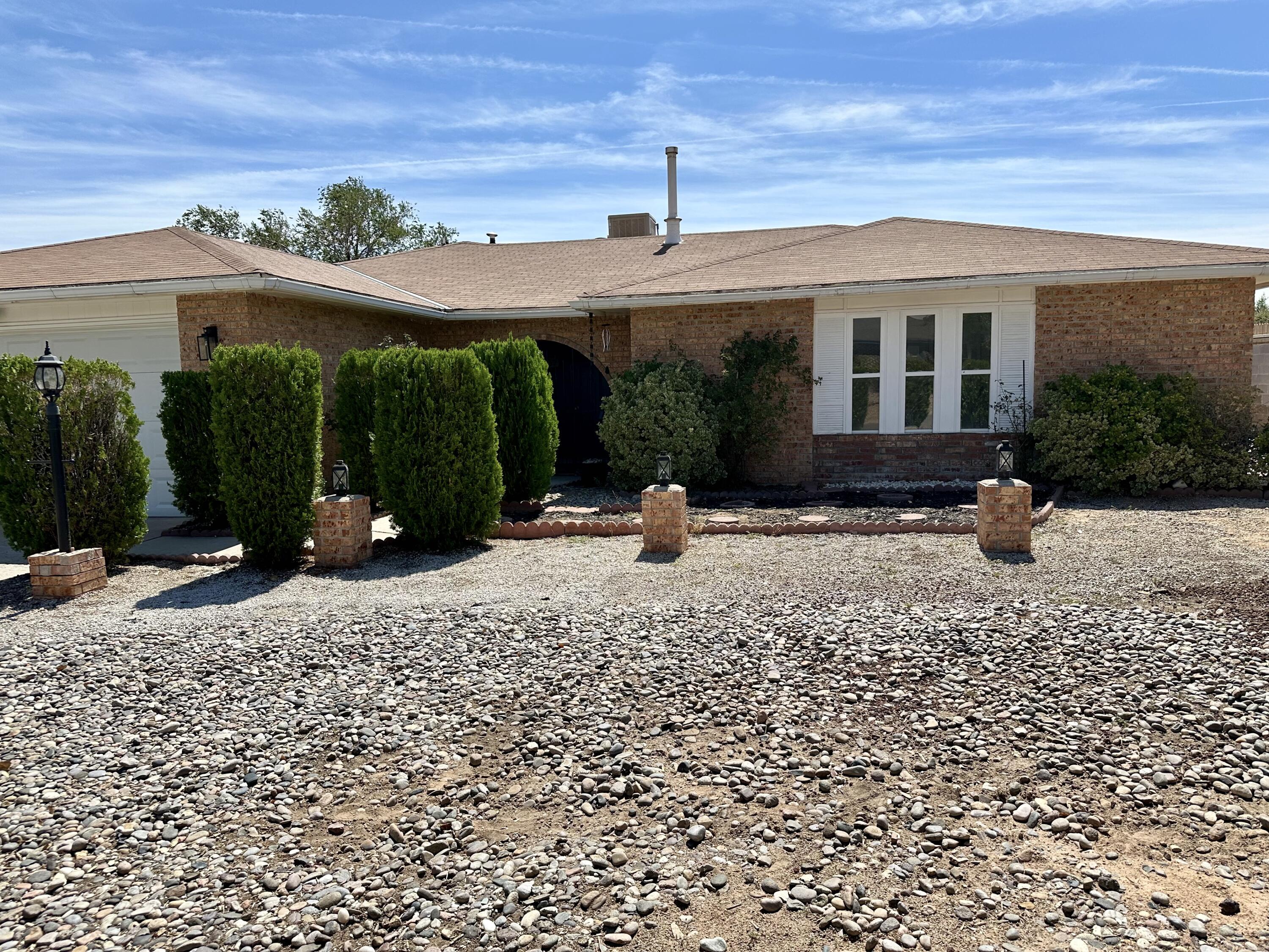 4952 CHROMIUM Drive NE - Main Image
