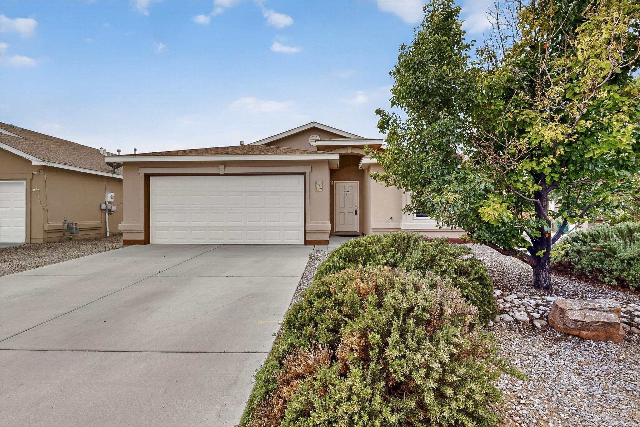 107 OAKWOOD Court SW - Main Image