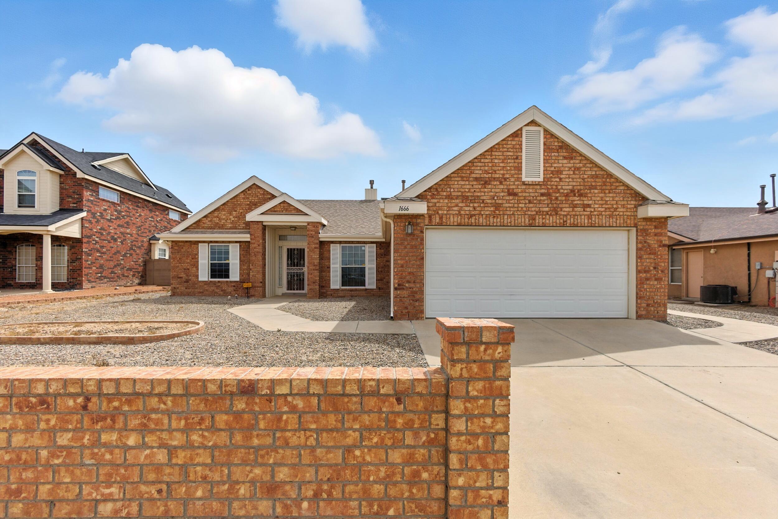 1666 LOS CERRITOS Road NW - Main Image