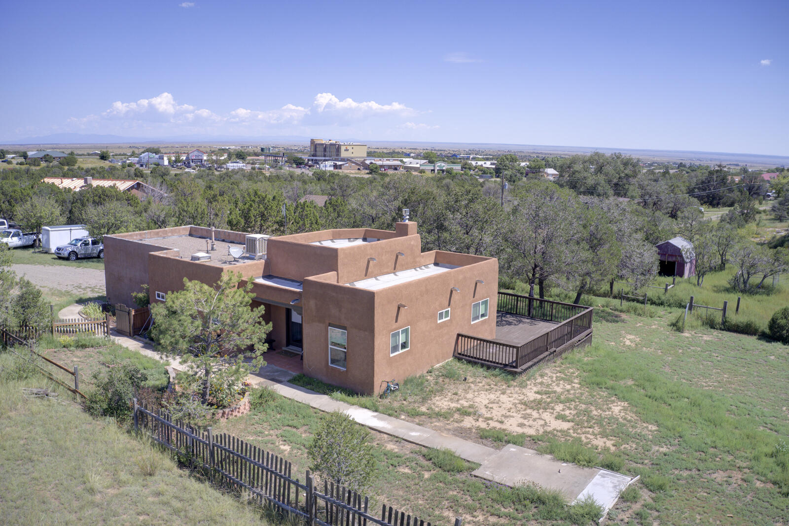 8 Carly Court - Main Image