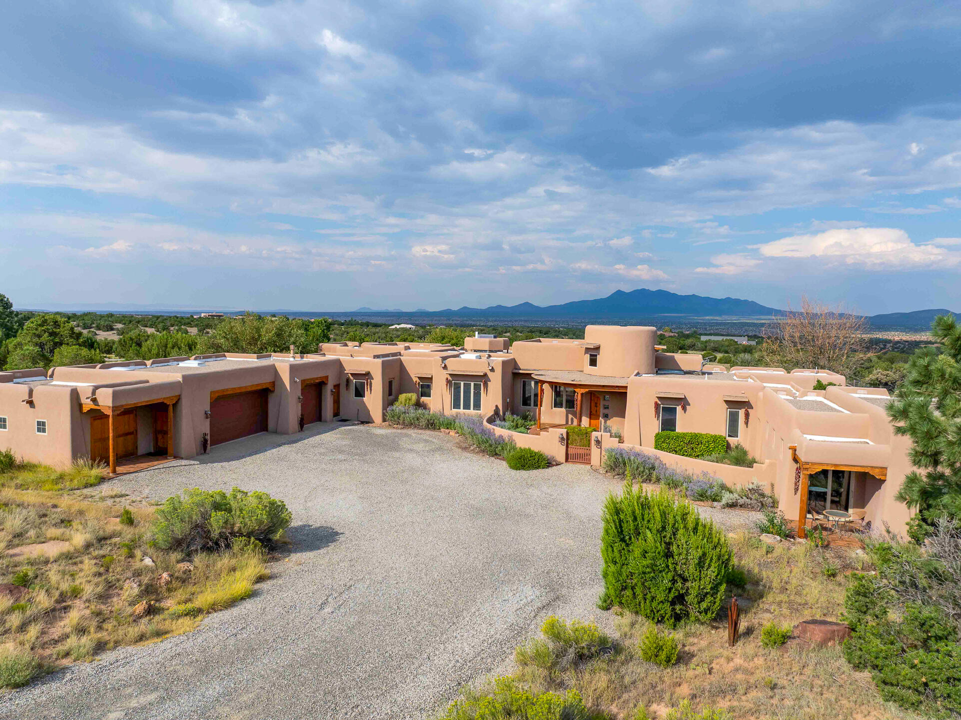 8 ARROYO BONITO - Main Image