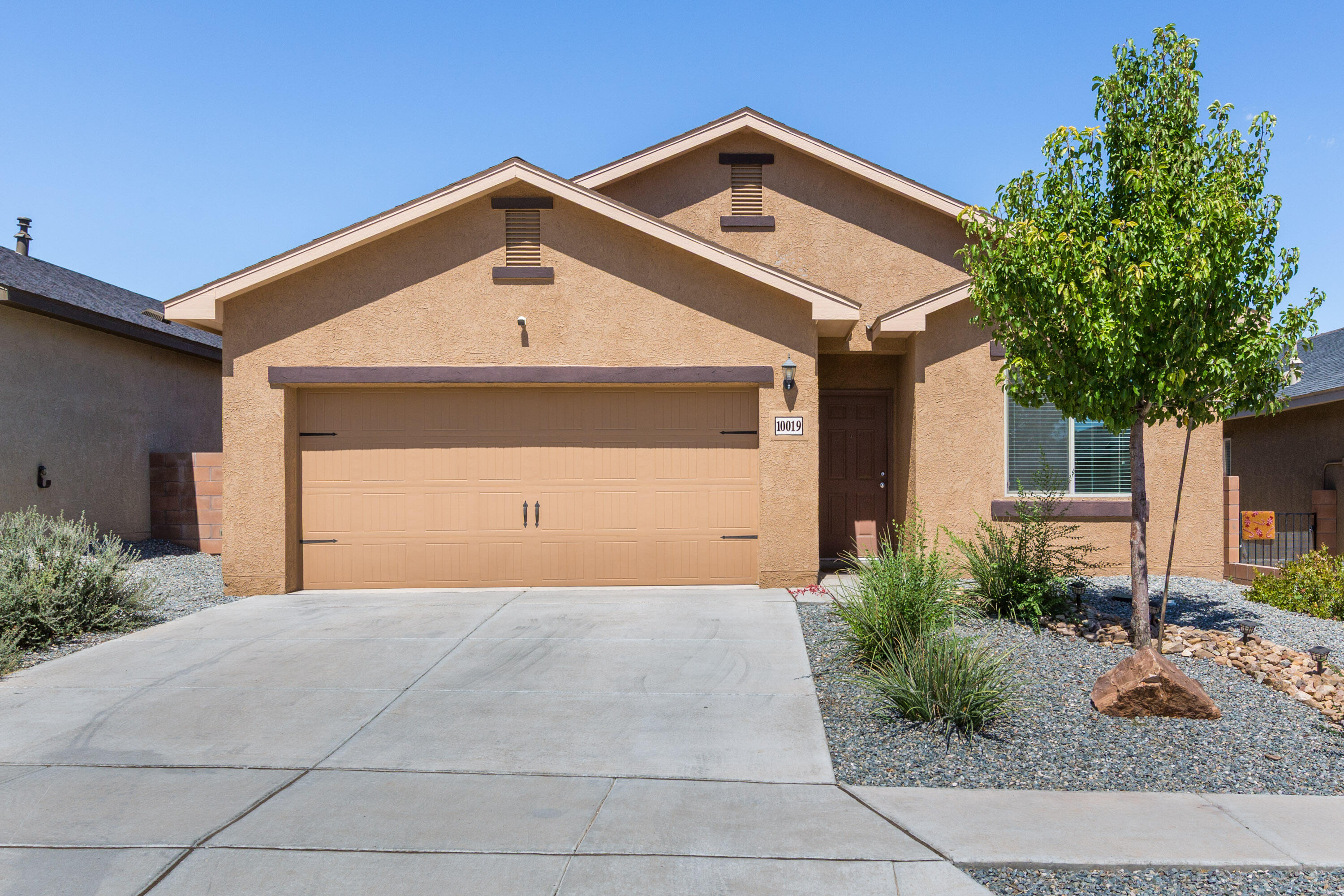 10019 FARINOSA Avenue SW - Main Image