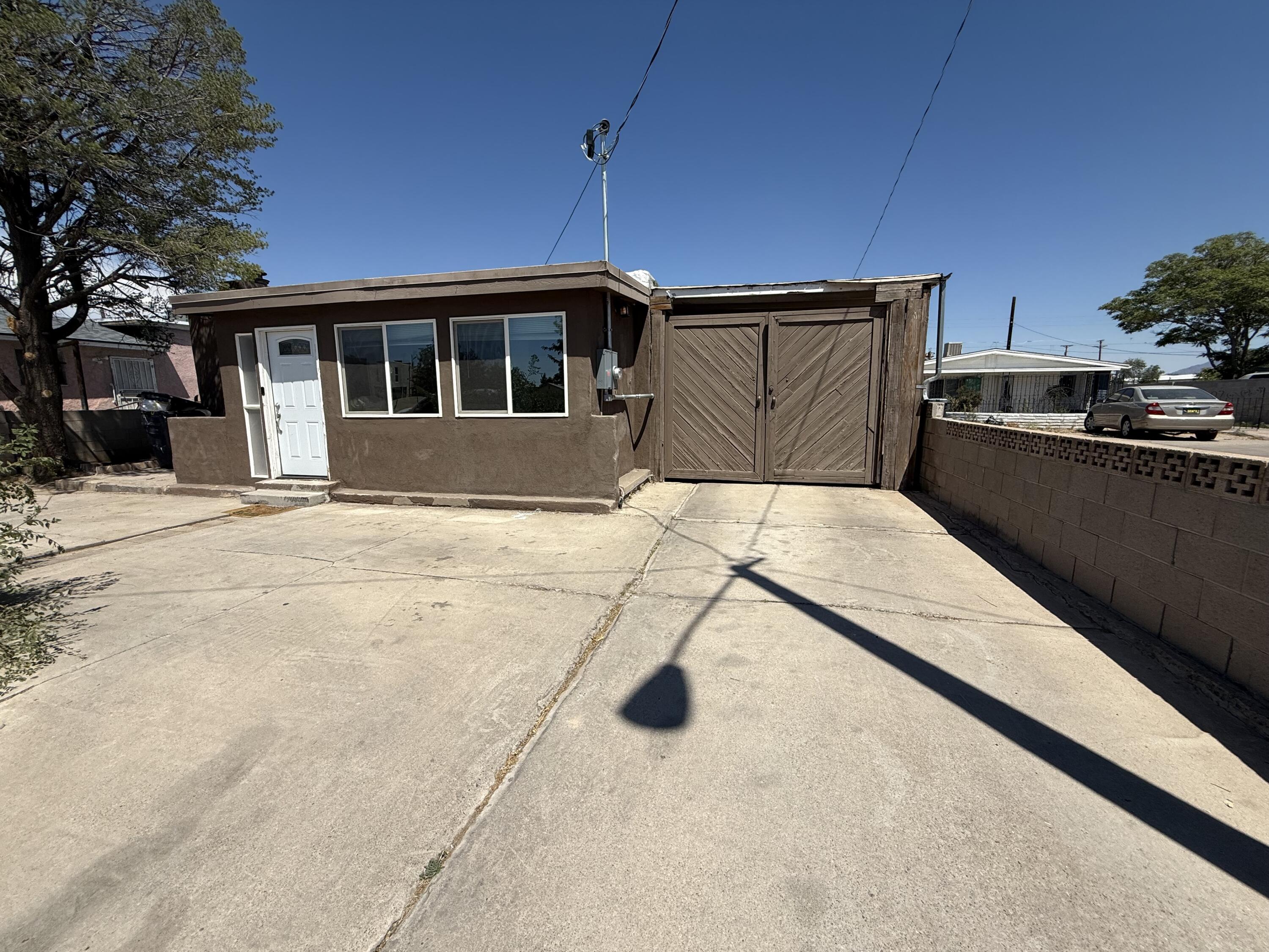 109 LA PLATA Road NW - Main Image