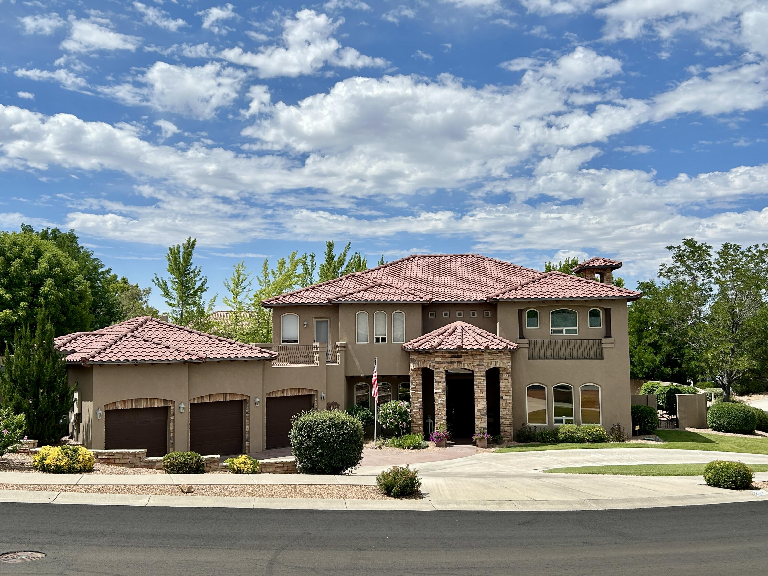 8614 ROYAL GLO Drive NE - Main Image