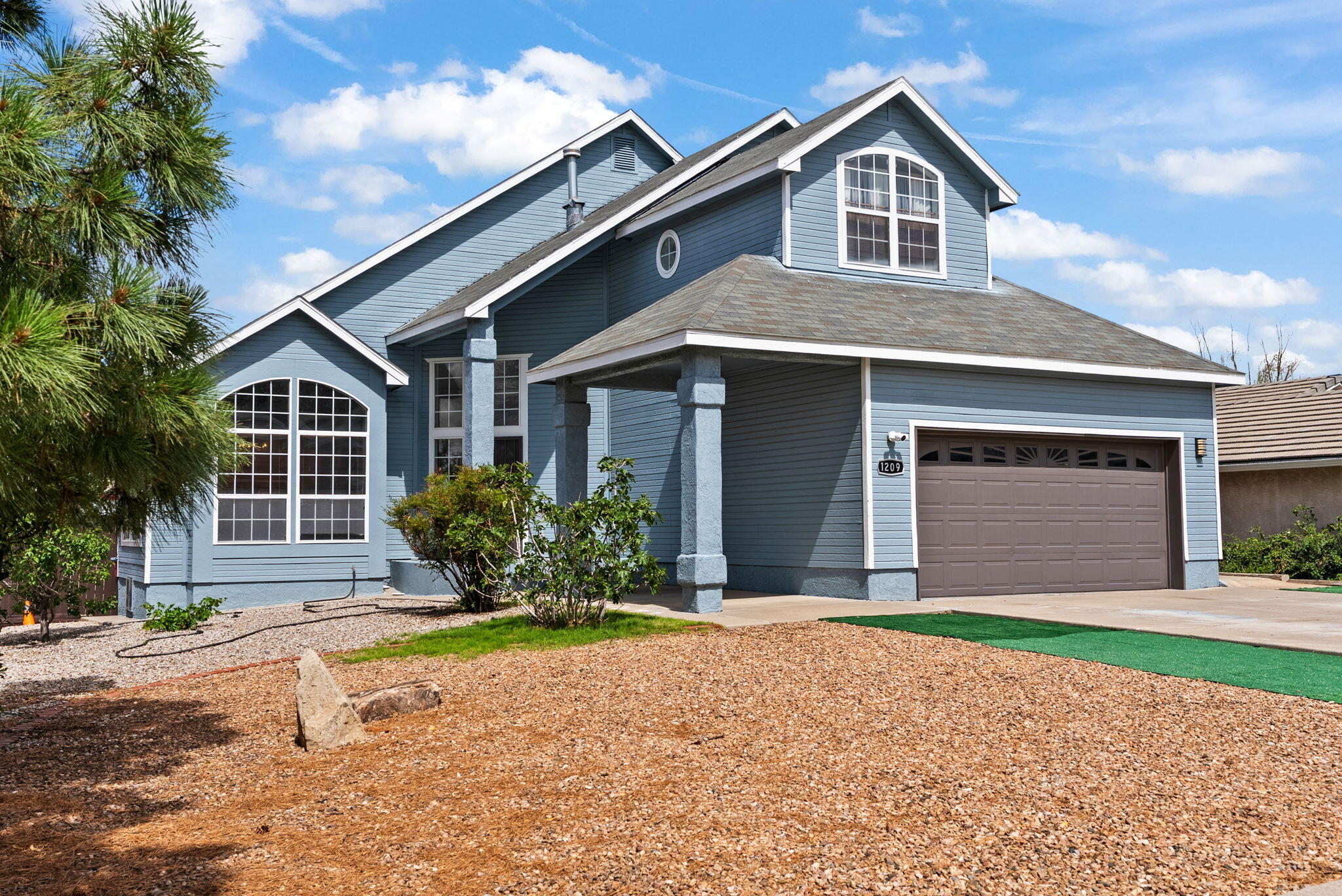 1209 Paisano Street NE - Main Image