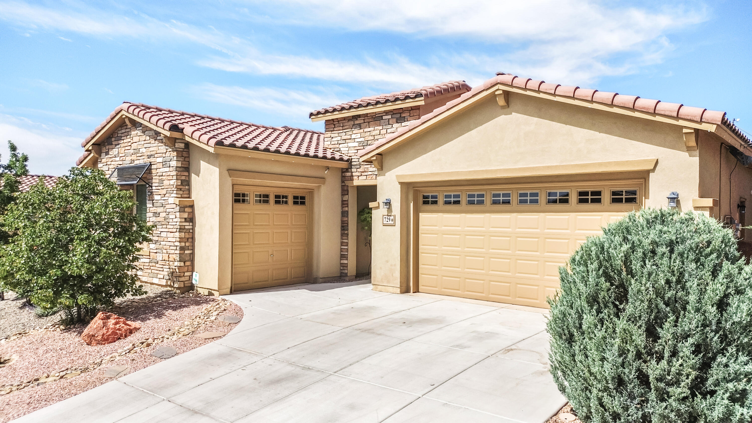 729 SIERRA VERDE Way NE - Main Image