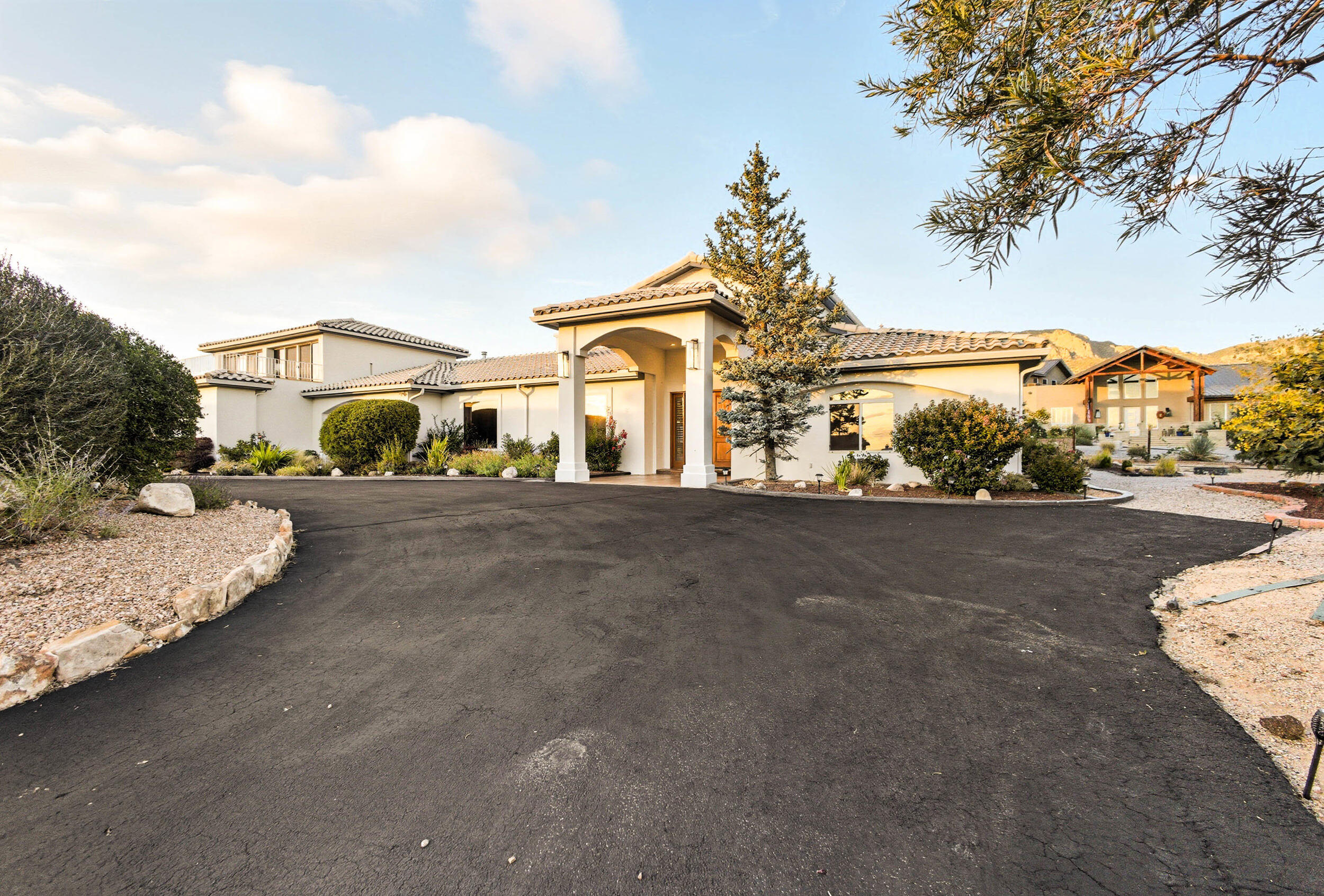 11907 san rafael Avenue NE - Main Image