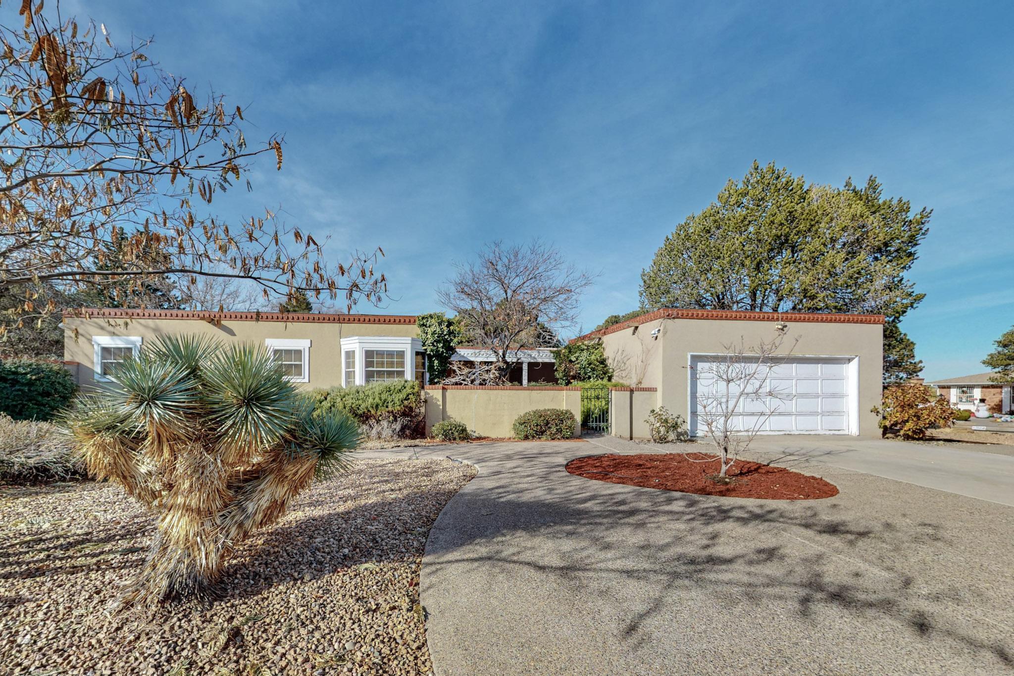 7520 VISTA DEL ARROYO Avenue NE - Main Image