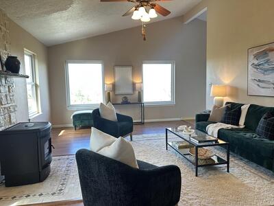 2 TIERRA LINDA, Edgewood