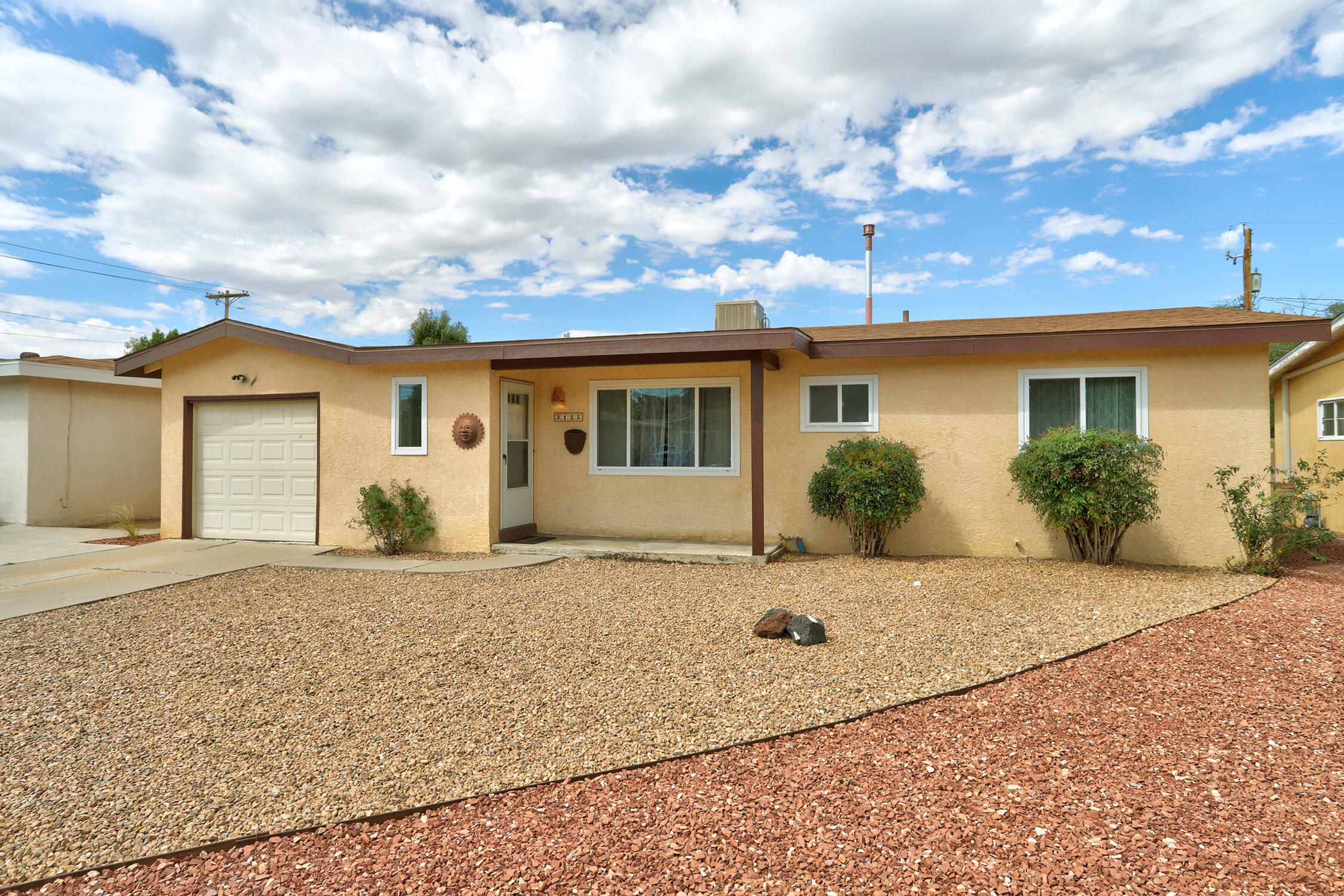 3125 CUERVO Drive NE - Main Image