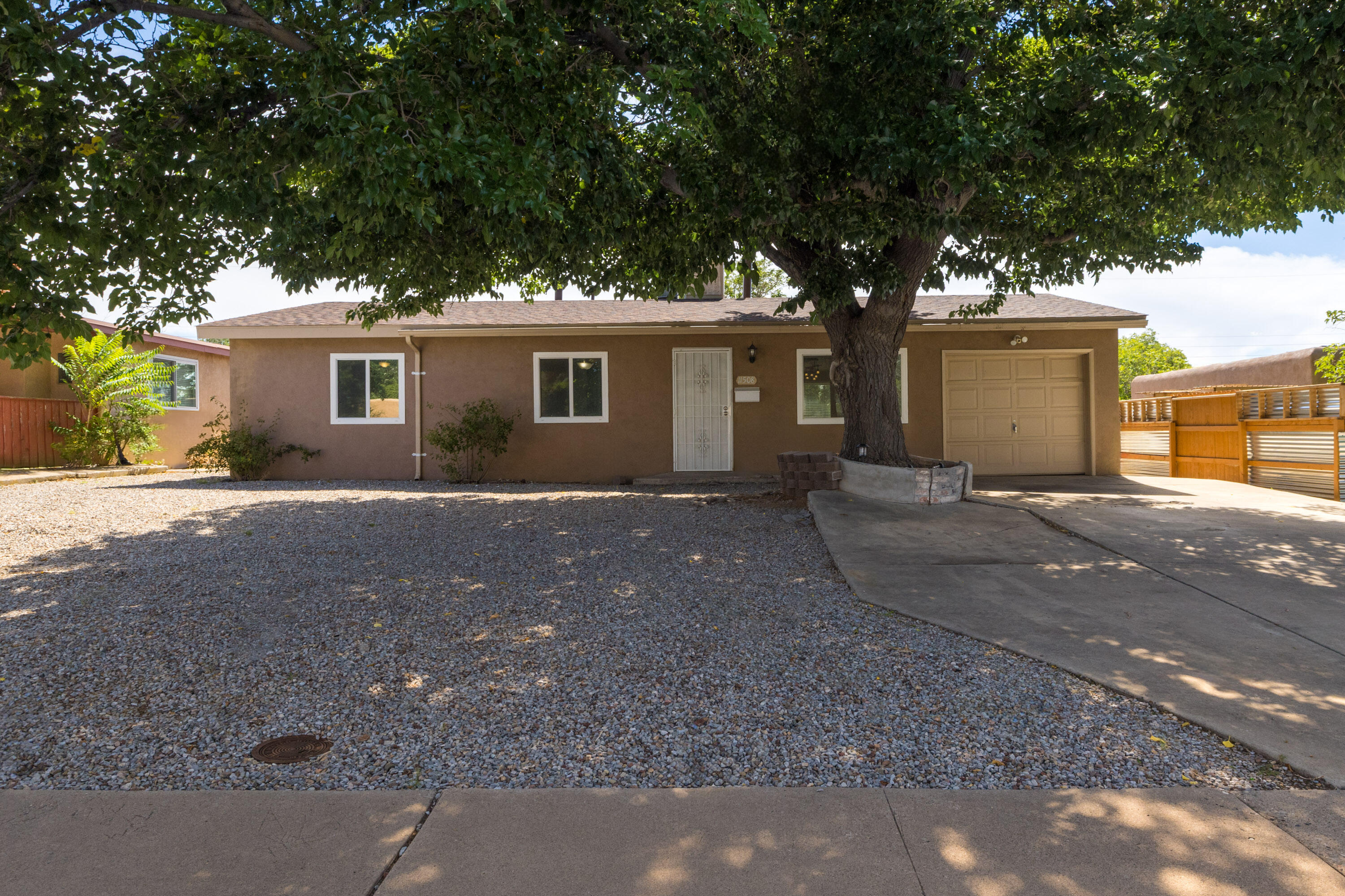 11508 CONSTITUTION Avenue NE - Main Image