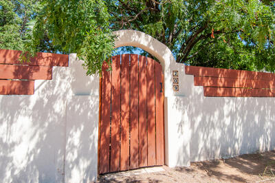 209 PUEBLO SOLANO Road NW, Albuquerque