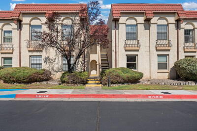 803 COUNTRY CLUB Drive SE 2D, Rio Rancho