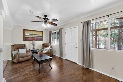 121 LA VEGA Drive SW, Albuquerque