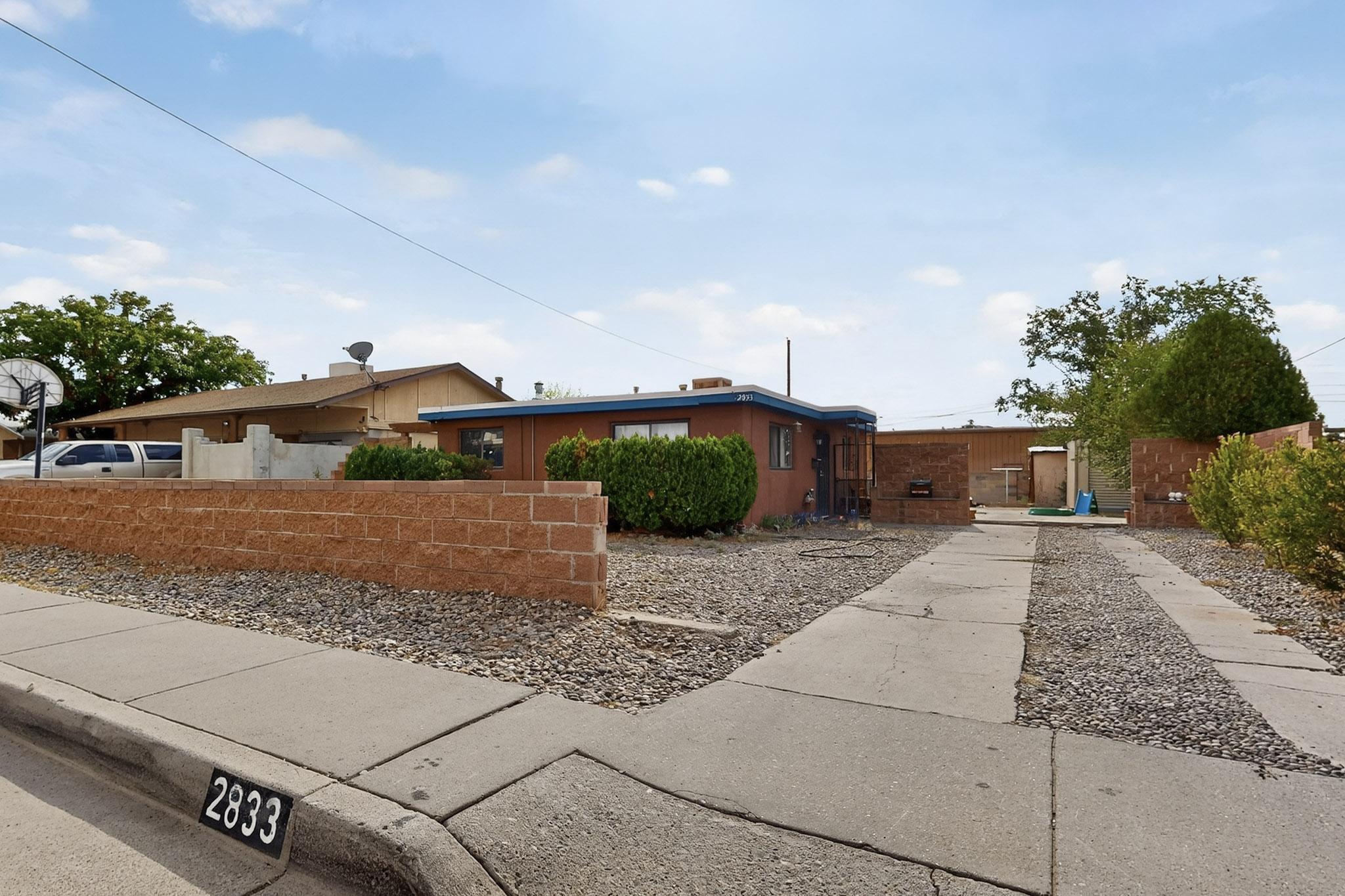 2833 HERMOSA Drive NE - Main Image