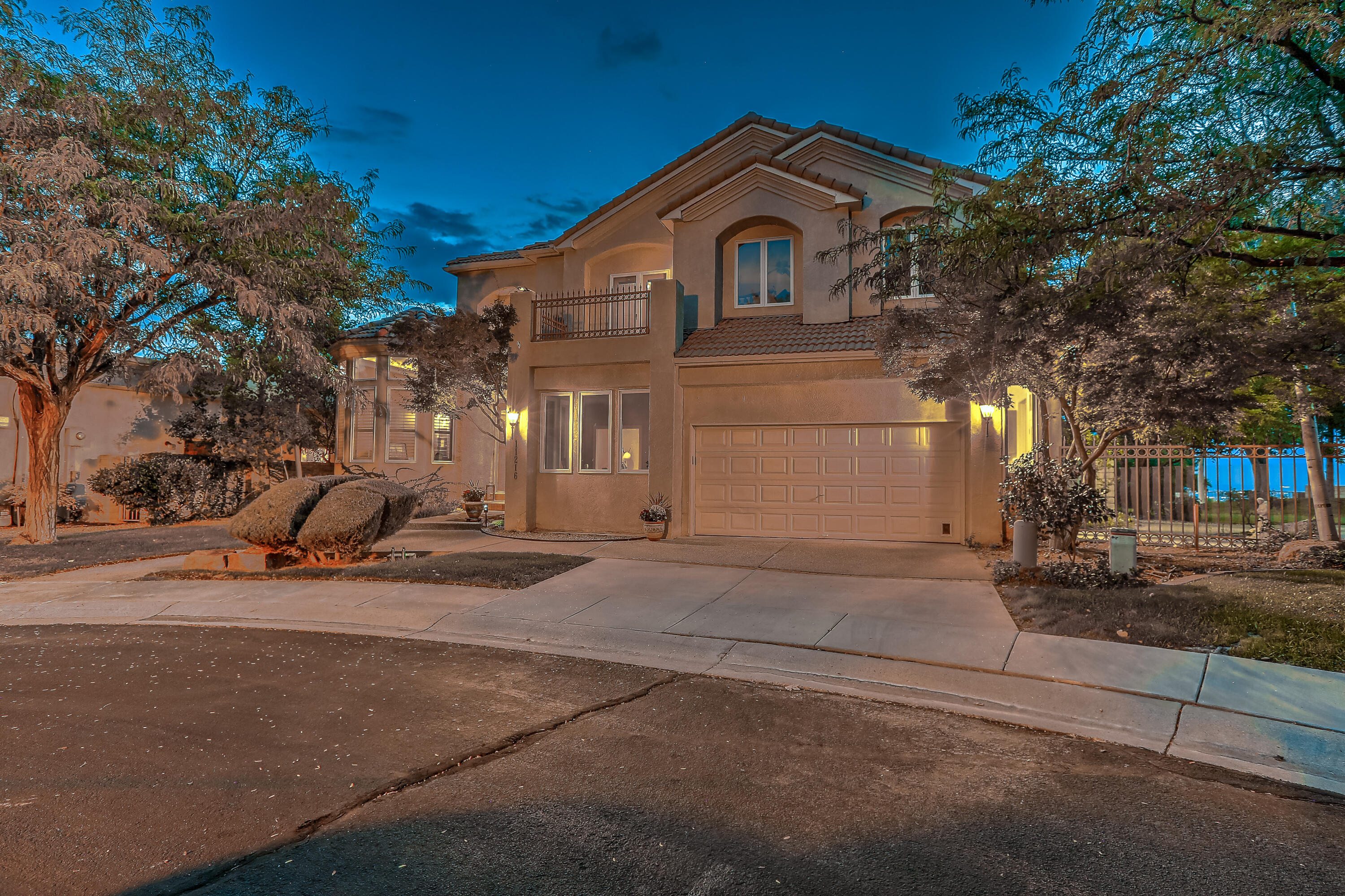11216 WOODMAR Lane NE - Main Image