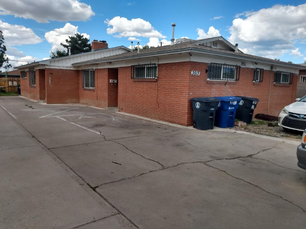 3513 CREST Avenue SE - Main Image