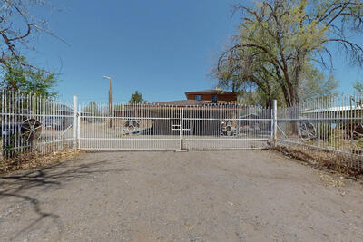 1647 ATRISCO Drive SW, Albuquerque