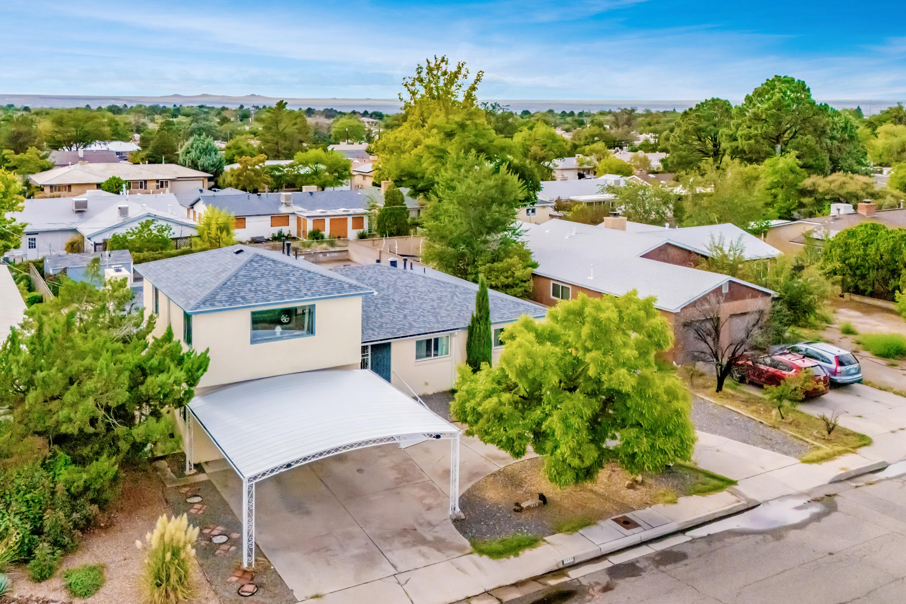 1409 Cagua Drive NE - Main Image