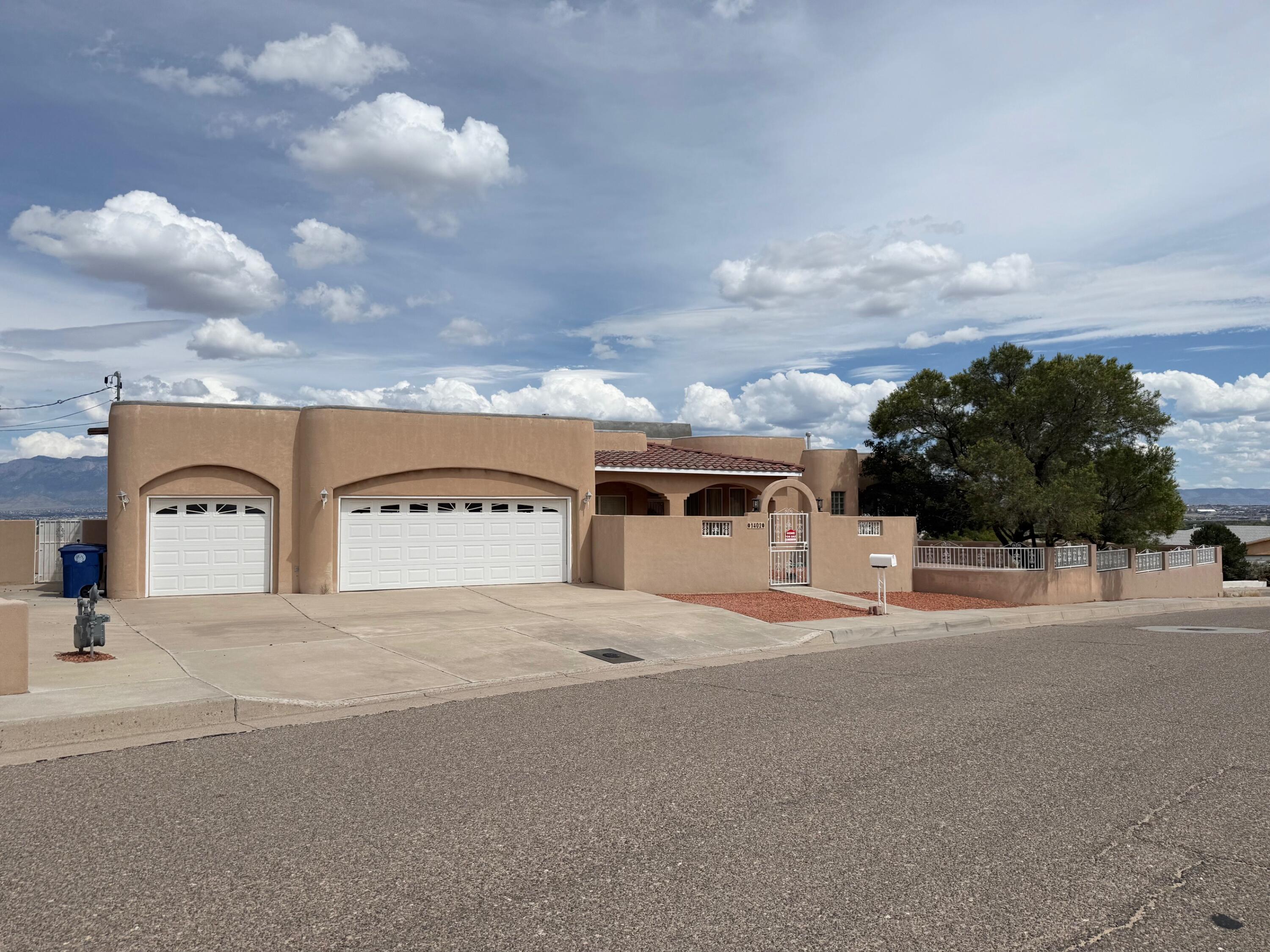 1402 CRESCENT Drive NW - Main Image
