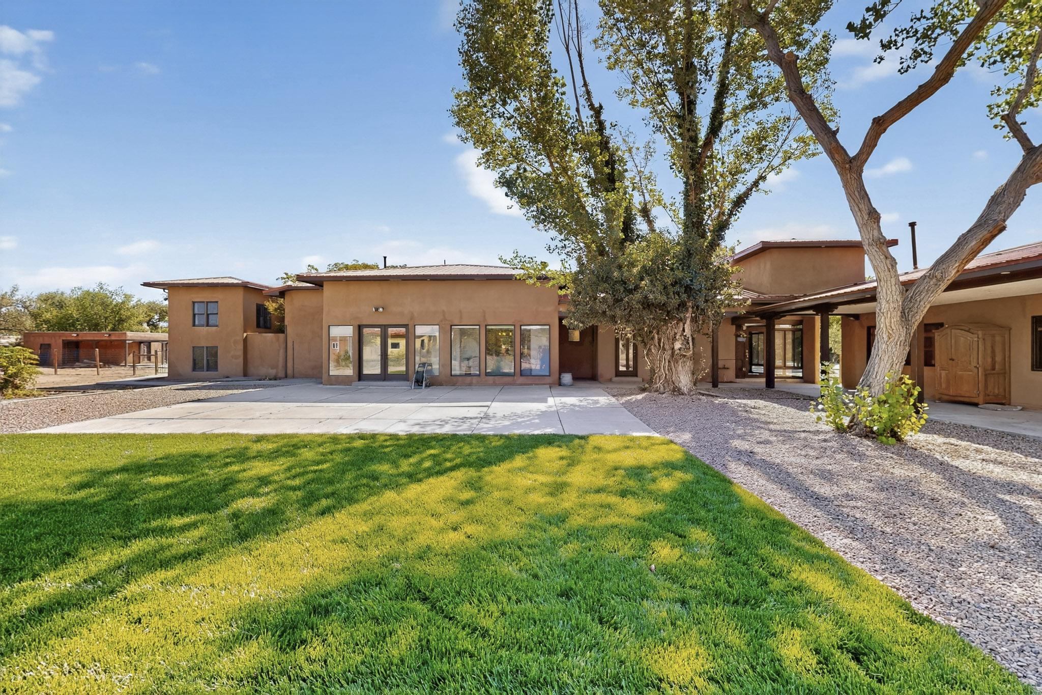 8909 Rio Grande Boulevard NW - Main Image