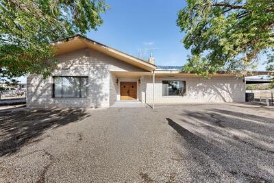 8 PALOMAS Road, Los Lunas
